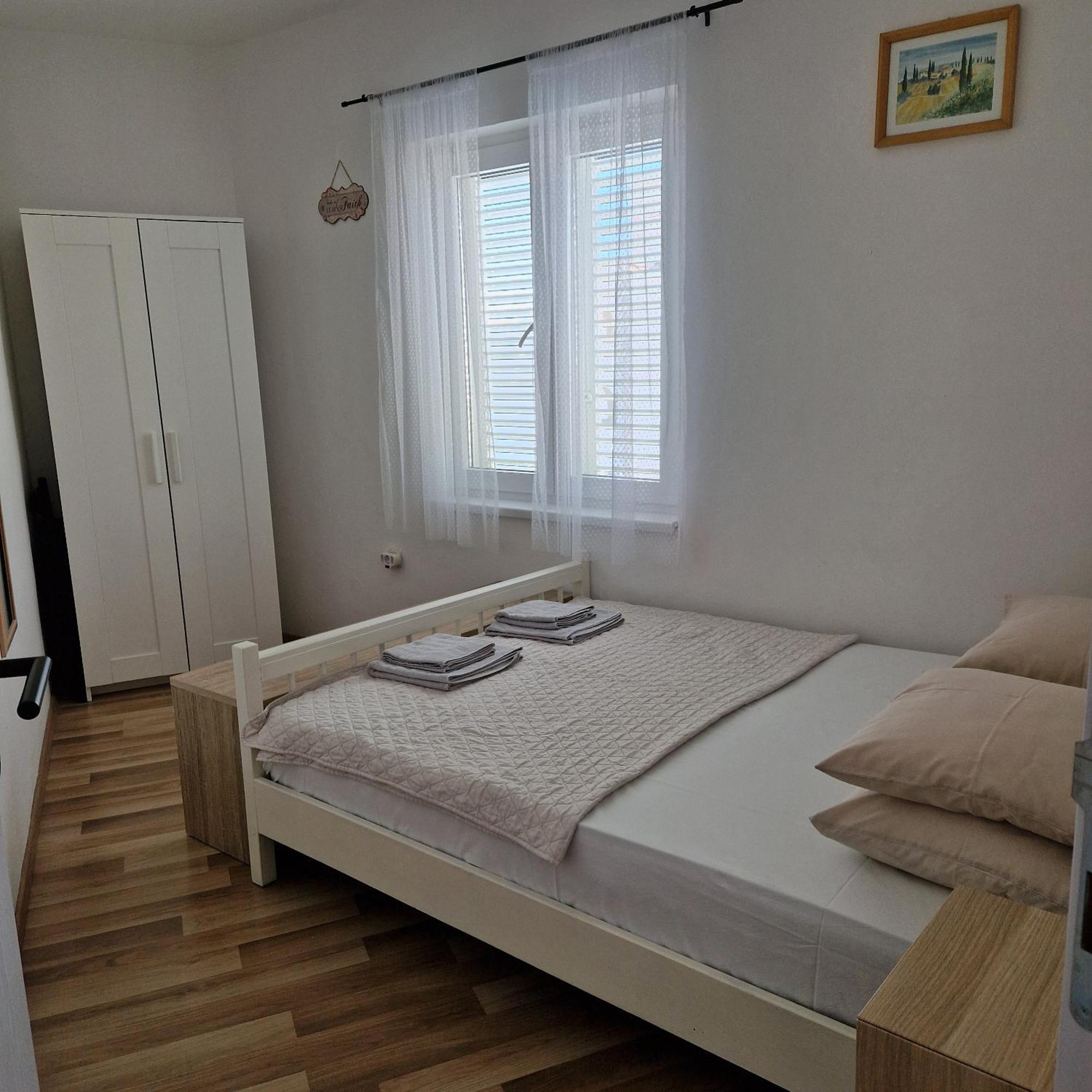 Apartman Iva Новаля Екстер'єр фото